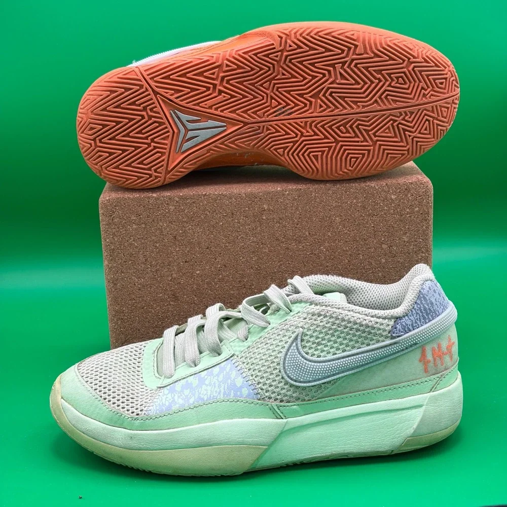 Nike ja mismatched